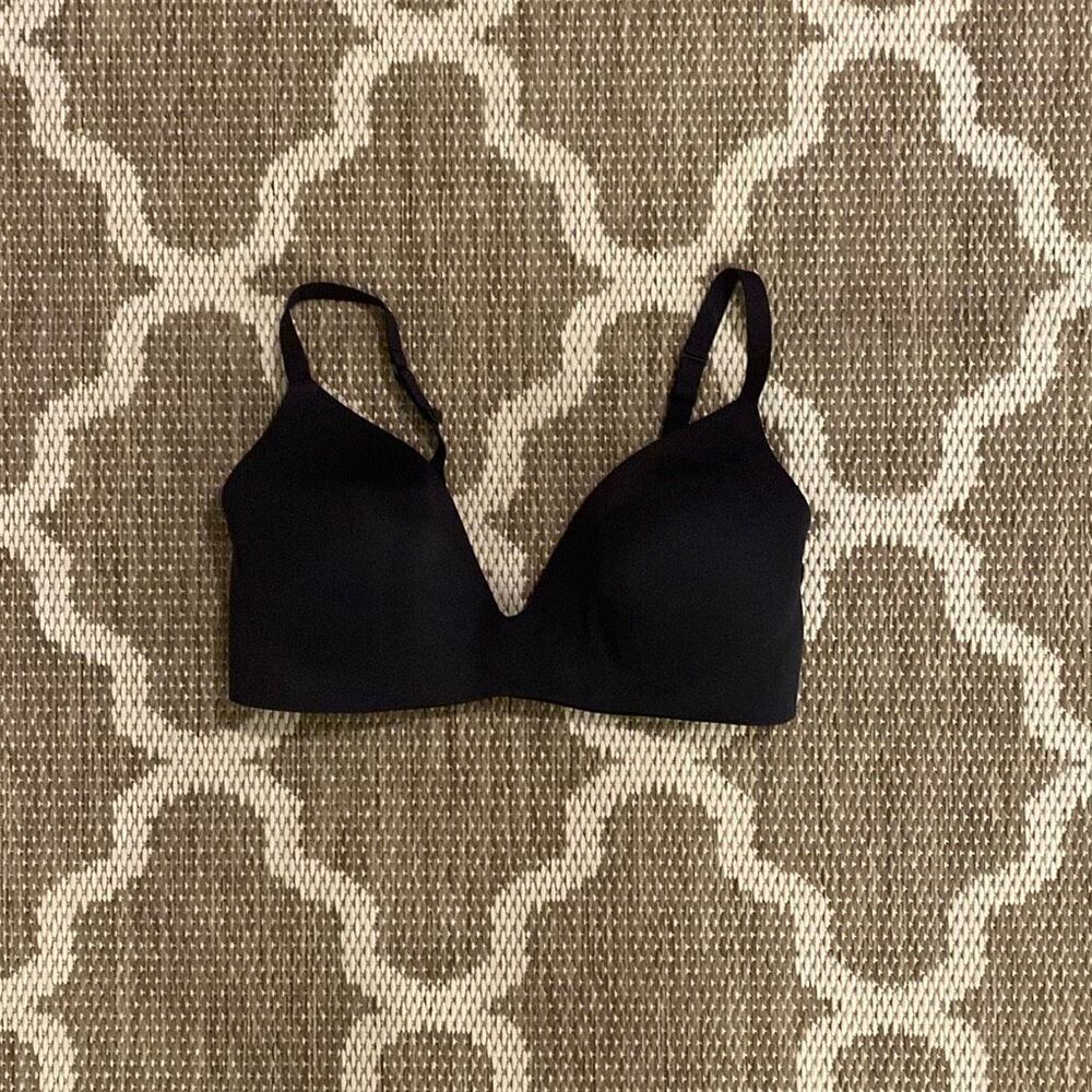 Skims wireless bra, size 38D